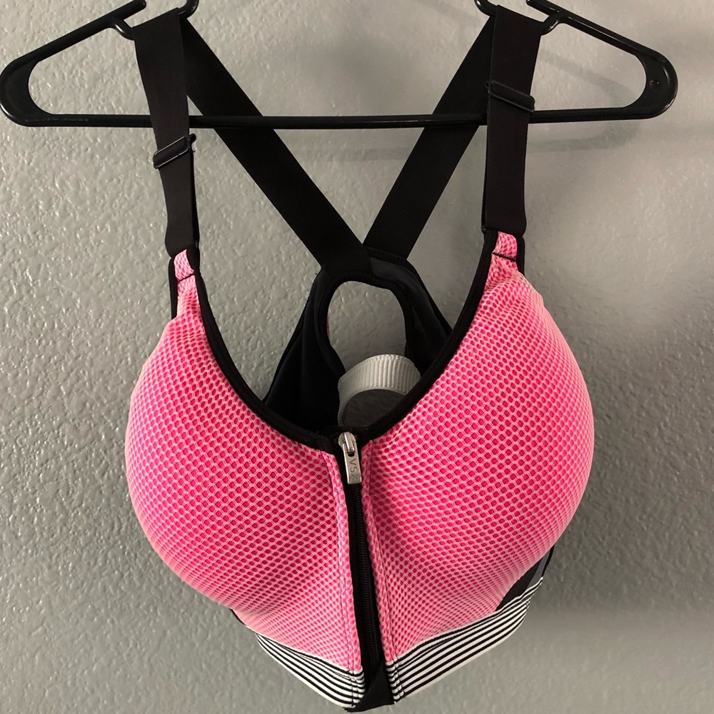 Super cute & comfy Sports Bra